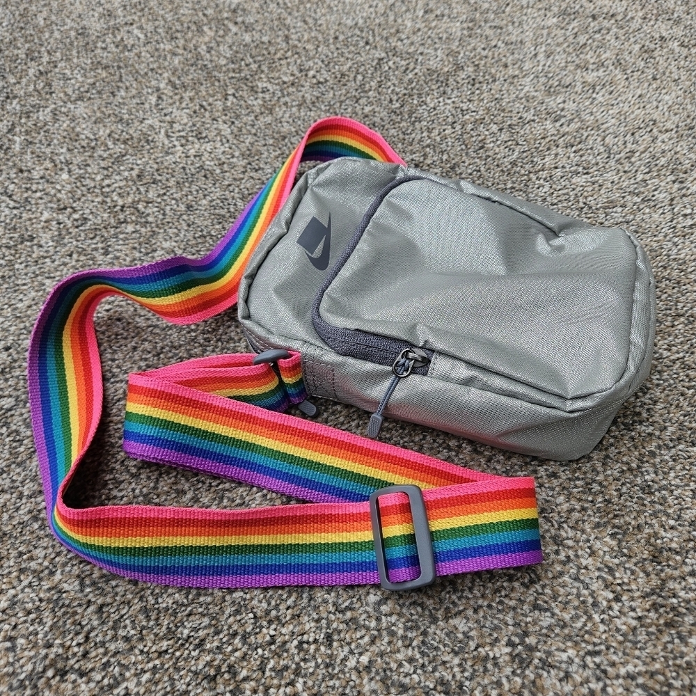 Nike Be True Pride Crossbody Bag Rainbow Strap Silver Colorful Purse CLEAN EUC
